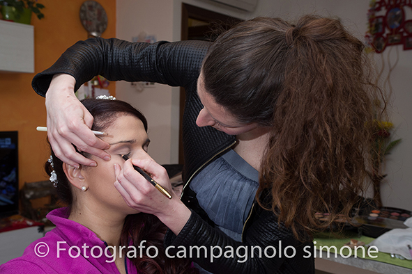 fotografo matrimonio Marostica, servizio fotografico sposi Marostica, foto nozze Marostica, album sposi Marostica, jari e lara, sposi a Marostica, il trucco sposa a Marostica, la truccatrice trucca la sposa a casa sua