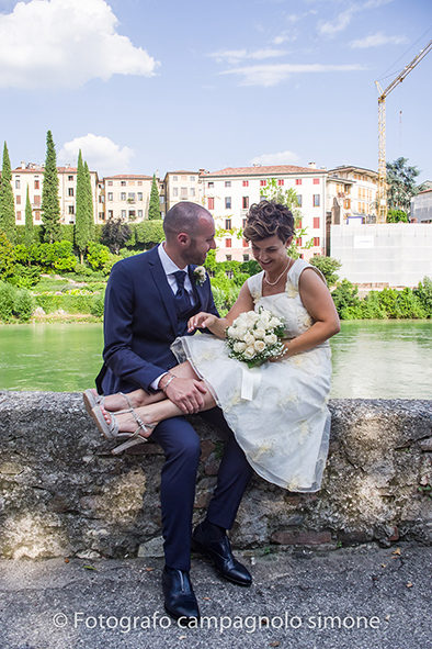 Fotografo matrimoni Rosà, fotografia matrimonio Bassano del grappa, servizio fotografico matrimoniale a Rosà e Bassano del Grappa,, fotografo sposi Rosà e Bassano del grappa, gli sposi parlano tra loro e sorridono