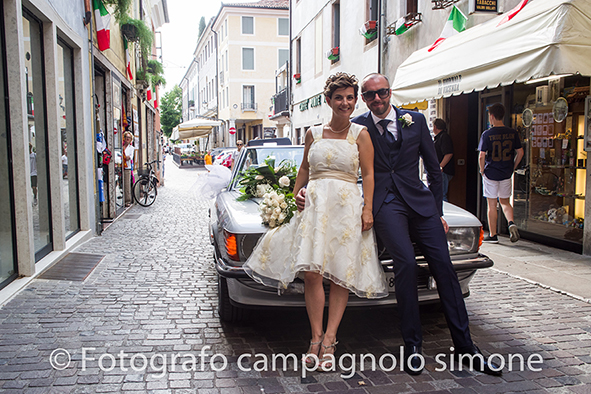 Fotografo matrimoni Rosà, fotografia matrimonio Bassano del grappa, servizio fotografico matrimoniale a Rosà e Bassano del Grappa,, fotografo sposi Rosà e Bassano del grappa, gli sposi dopo il matrimonio si fanno fotografare sul ponte di Bassano del grappa