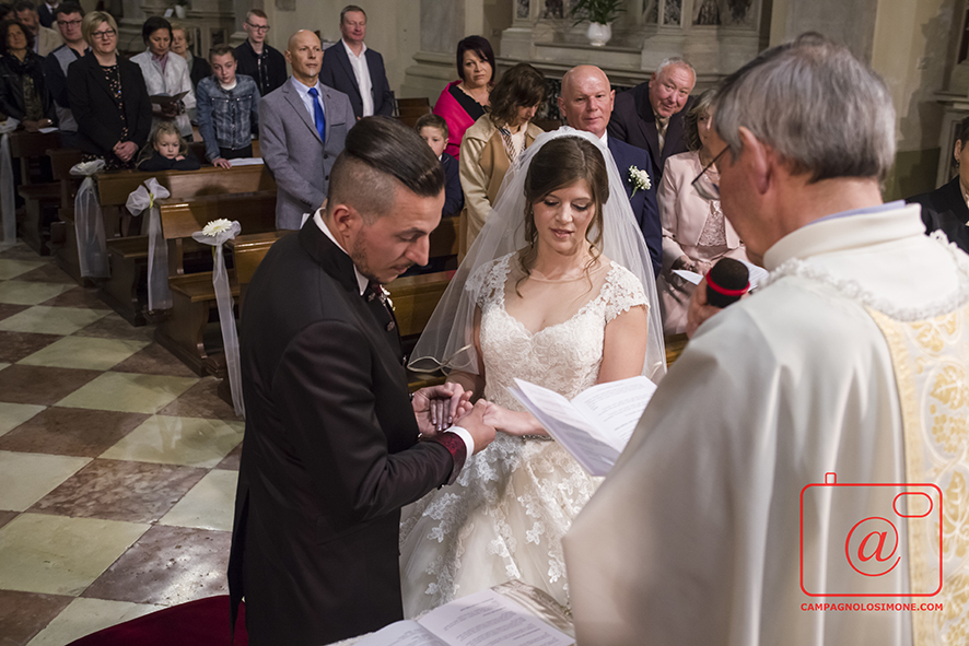 Fotografo matrimonio Marostica, fotografi matrimoni Marostica, album fotografico sposi, matrimonio in veneto, sposarsi a vicenza, fotografo matrimonio vicenza, fotografo veneto sposi, fotografia di matrimonio, servizio fotografico sposi, fotografo campagnolo simone.
Dove sposarsi, come sposarsi, fotografo sposi, sposarsi in villa, matrimonio, immagini di matrimonio.