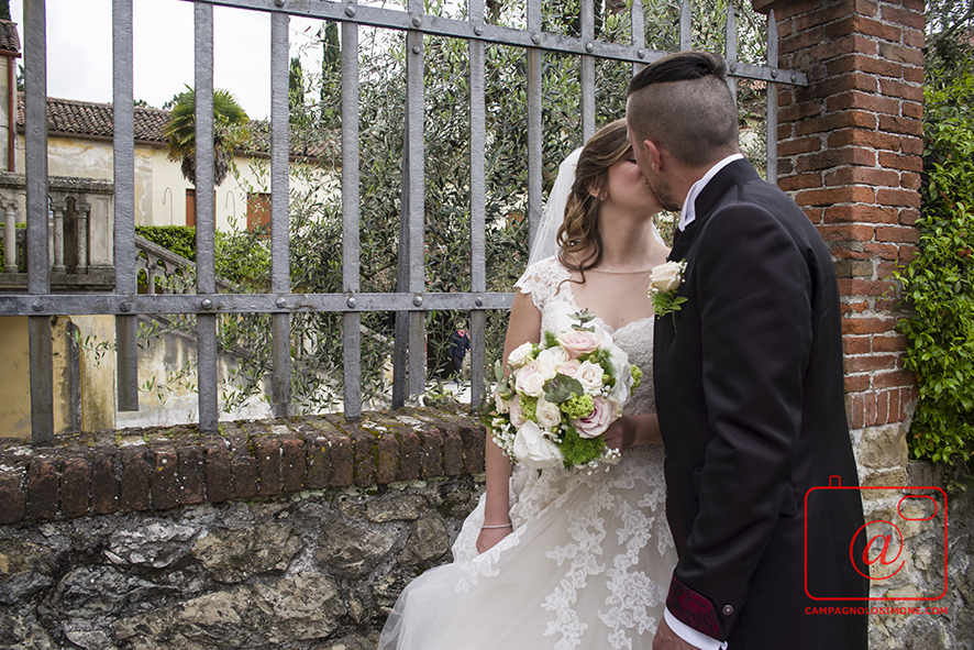 Fotografo matrimonio Marostica, fotografi matrimoni Marostica, album fotografico sposi, matrimonio in veneto, sposarsi a vicenza, fotografo matrimonio vicenza, fotografo veneto sposi, fotografia di matrimonio, servizio fotografico sposi, fotografo campagnolo simone.
Dove sposarsi, come sposarsi, fotografo sposi, sposarsi in villa, matrimonio, immagini di matrimonio.