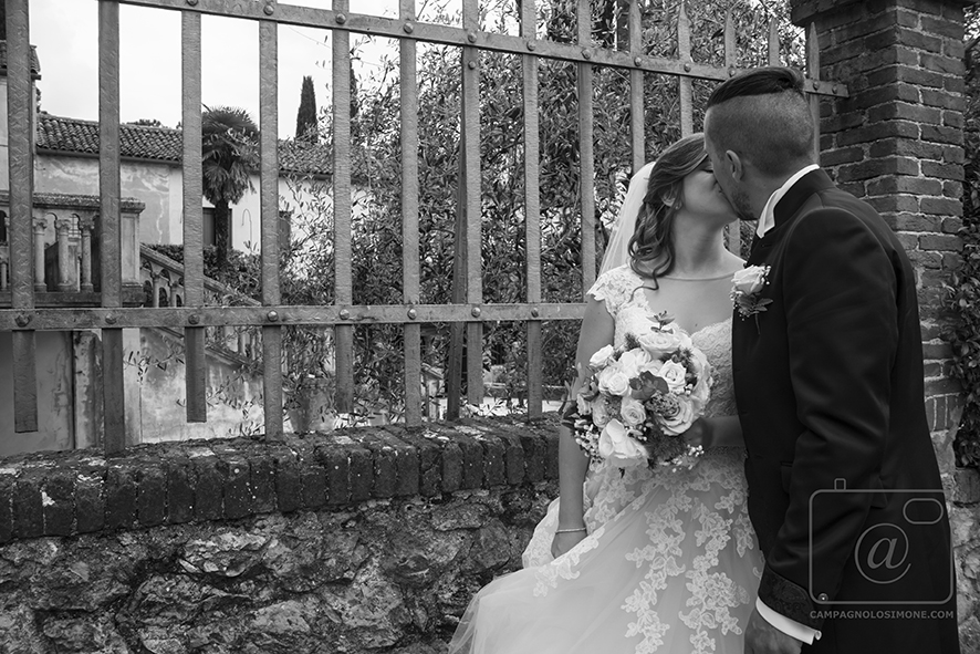 Fotografo matrimonio Marostica, fotografi matrimoni Marostica, album fotografico sposi, matrimonio in veneto, sposarsi a vicenza, fotografo matrimonio vicenza, fotografo veneto sposi, fotografia di matrimonio, servizio fotografico sposi, fotografo campagnolo simone.
Dove sposarsi, come sposarsi, fotografo sposi, sposarsi in villa, matrimonio, immagini di matrimonio.