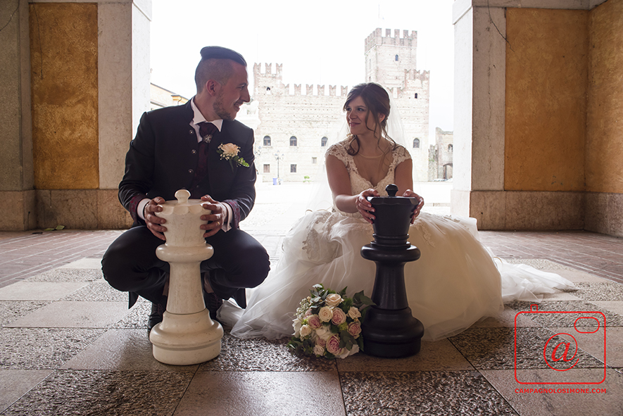 Fotografo matrimonio Marostica, fotografi matrimoni Marostica, album fotografico sposi, matrimonio in veneto, sposarsi a vicenza, fotografo matrimonio vicenza, fotografo veneto sposi, fotografia di matrimonio, servizio fotografico sposi, fotografo campagnolo simone.
Dove sposarsi, come sposarsi, fotografo sposi, sposarsi in villa, matrimonio, immagini di matrimonio.