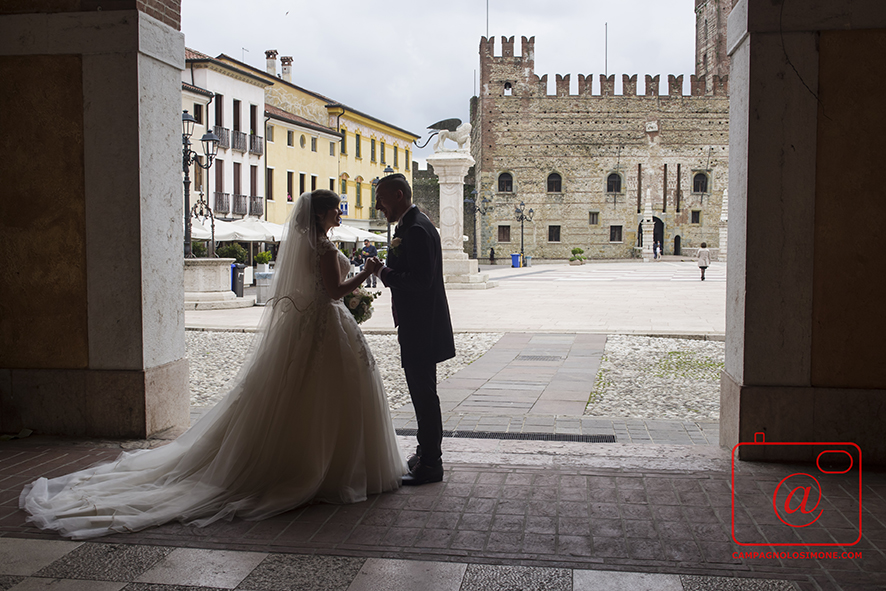 Fotografo matrimonio Marostica, fotografi matrimoni Marostica, album fotografico sposi, matrimonio in veneto, sposarsi a vicenza, fotografo matrimonio vicenza, fotografo veneto sposi, fotografia di matrimonio, servizio fotografico sposi, fotografo campagnolo simone.
Dove sposarsi, come sposarsi, fotografo sposi, sposarsi in villa, matrimonio, immagini di matrimonio.