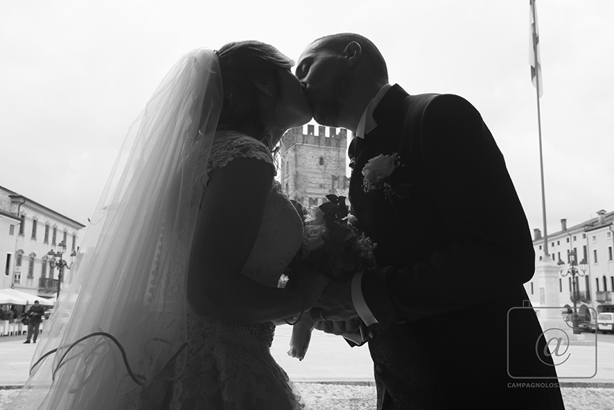 Fotografo matrimonio Marostica, fotografi matrimoni Marostica, album fotografico sposi, matrimonio in veneto, sposarsi a vicenza, fotografo matrimonio vicenza, fotografo veneto sposi, fotografia di matrimonio, servizio fotografico sposi, fotografo campagnolo simone.
Dove sposarsi, come sposarsi, fotografo sposi, sposarsi in villa, matrimonio, immagini di matrimonio.