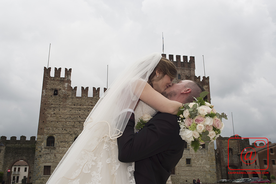 Fotografo matrimonio Marostica, fotografi matrimoni Marostica, album fotografico sposi, matrimonio in veneto, sposarsi a vicenza, fotografo matrimonio vicenza, fotografo veneto sposi, fotografia di matrimonio, servizio fotografico sposi, fotografo campagnolo simone.
Dove sposarsi, come sposarsi, fotografo sposi, sposarsi in villa, matrimonio, immagini di matrimonio.
