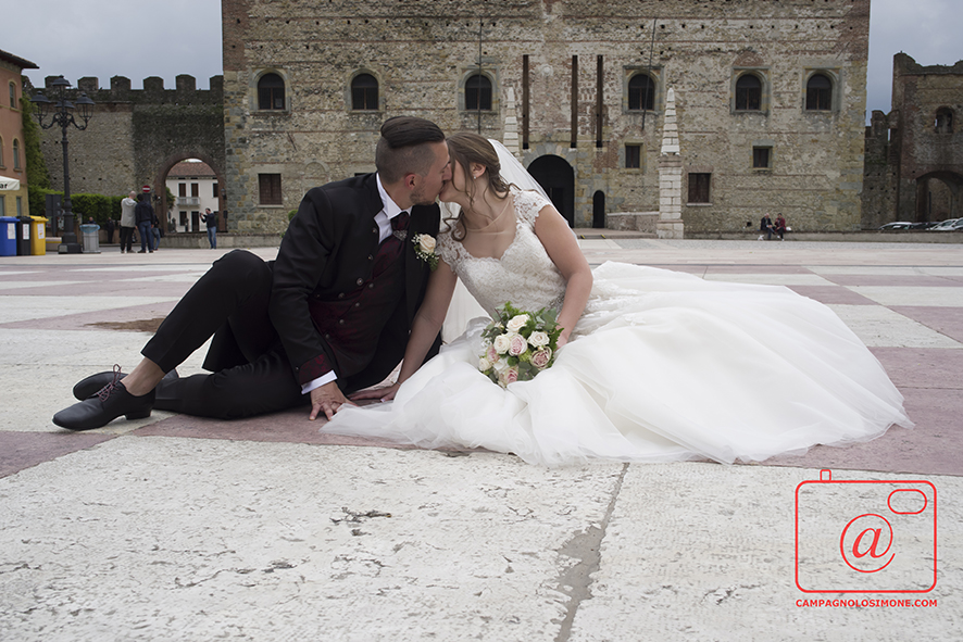 Fotografo matrimonio Marostica, fotografi matrimoni Marostica, album fotografico sposi, matrimonio in veneto, sposarsi a vicenza, fotografo matrimonio vicenza, fotografo veneto sposi, fotografia di matrimonio, servizio fotografico sposi, fotografo campagnolo simone.
Dove sposarsi, come sposarsi, fotografo sposi, sposarsi in villa, matrimonio, immagini di matrimonio.