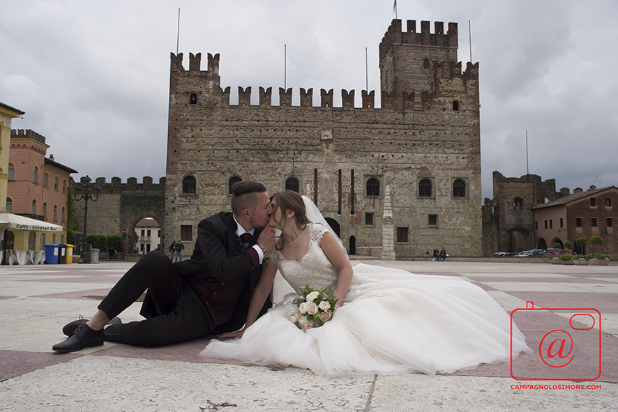 Fotografo matrimonio Marostica, fotografi matrimoni Marostica, album fotografico sposi, matrimonio in veneto, sposarsi a vicenza, fotografo matrimonio vicenza, fotografo veneto sposi, fotografia di matrimonio, servizio fotografico sposi, fotografo campagnolo simone.
Dove sposarsi, come sposarsi, fotografo sposi, sposarsi in villa, matrimonio, immagini di matrimonio.