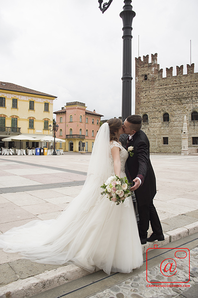 Fotografo matrimonio Marostica, fotografi matrimoni Marostica, album fotografico sposi, matrimonio in veneto, sposarsi a vicenza, fotografo matrimonio vicenza, fotografo veneto sposi, fotografia di matrimonio, servizio fotografico sposi, fotografo campagnolo simone.
Dove sposarsi, come sposarsi, fotografo sposi, sposarsi in villa, matrimonio, immagini di matrimonio.