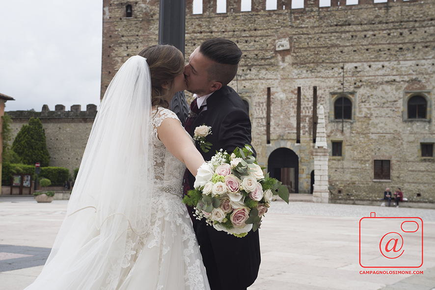 Fotografo matrimonio Marostica, fotografi matrimoni Marostica, album fotografico sposi, matrimonio in veneto, sposarsi a vicenza, fotografo matrimonio vicenza, fotografo veneto sposi, fotografia di matrimonio, servizio fotografico sposi, fotografo campagnolo simone.
Dove sposarsi, come sposarsi, fotografo sposi, sposarsi in villa, matrimonio, immagini di matrimonio.