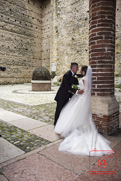Fotografo matrimonio Marostica, fotografi matrimoni Marostica, album fotografico sposi, matrimonio in veneto, sposarsi a vicenza, fotografo matrimonio vicenza, fotografo veneto sposi, fotografia di matrimonio, servizio fotografico sposi, fotografo campagnolo simone.
Dove sposarsi, come sposarsi, fotografo sposi, sposarsi in villa, matrimonio, immagini di matrimonio.