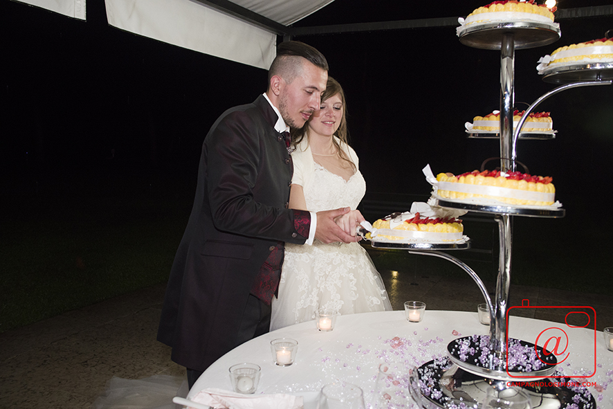Fotografo matrimonio Marostica, fotografi matrimoni Marostica, album fotografico sposi, matrimonio in veneto, sposarsi a vicenza, fotografo matrimonio vicenza, fotografo veneto sposi, fotografia di matrimonio, servizio fotografico sposi, fotografo campagnolo simone.
Dove sposarsi, come sposarsi, fotografo sposi, sposarsi in villa, matrimonio, immagini di matrimonio.