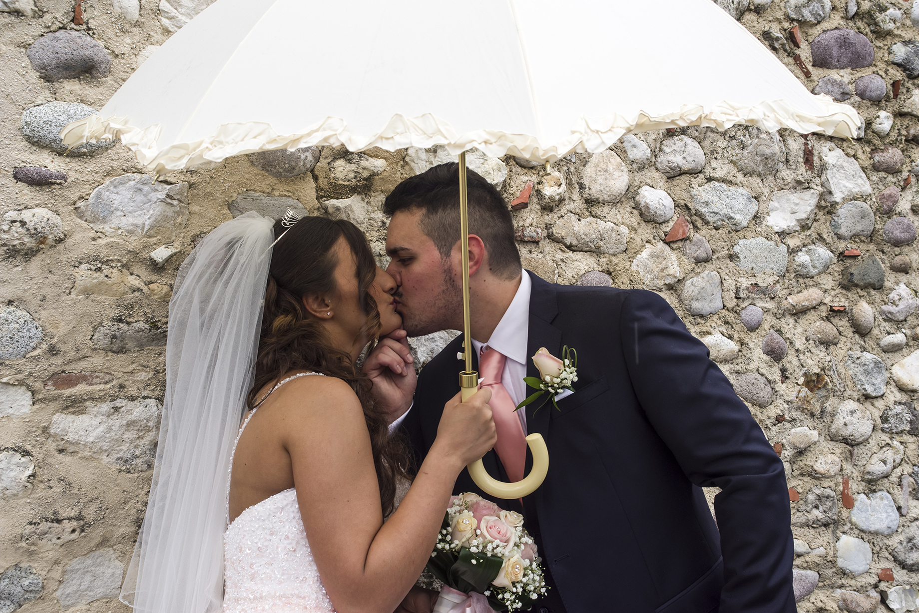 FOTOGRAFO MATRIMONIO, FOTOGRAFO DI MATRIMONI VICENZA, FOTOGRAFO MATRIMONIO VENETO, FOTOGRAFO MATRIMONIO BASSANO DEL GRAPPA, FOTOGRAFO MATRIMONIO PROVINCIA DI VICENZA, ALBUM SPOSI, SERVIZIO MATRIMONIALE, SPOSO, SPOSA, SPOSARSI, SPOSARSI A VICENZA.
FOTOGRAFO MATRIMONI PADOVA, FOTOGRAFO MATRIMONI TREVISO, FOTOGRAFO MATRIMONI VENEZIA, FOTOGRAFO COMUNE DI.
MATRIMONIO GIUSEPPE E ROSSELLA SAN GIUSEPPE DI CASSOLA IN PROVINCIA DI VICENZA.