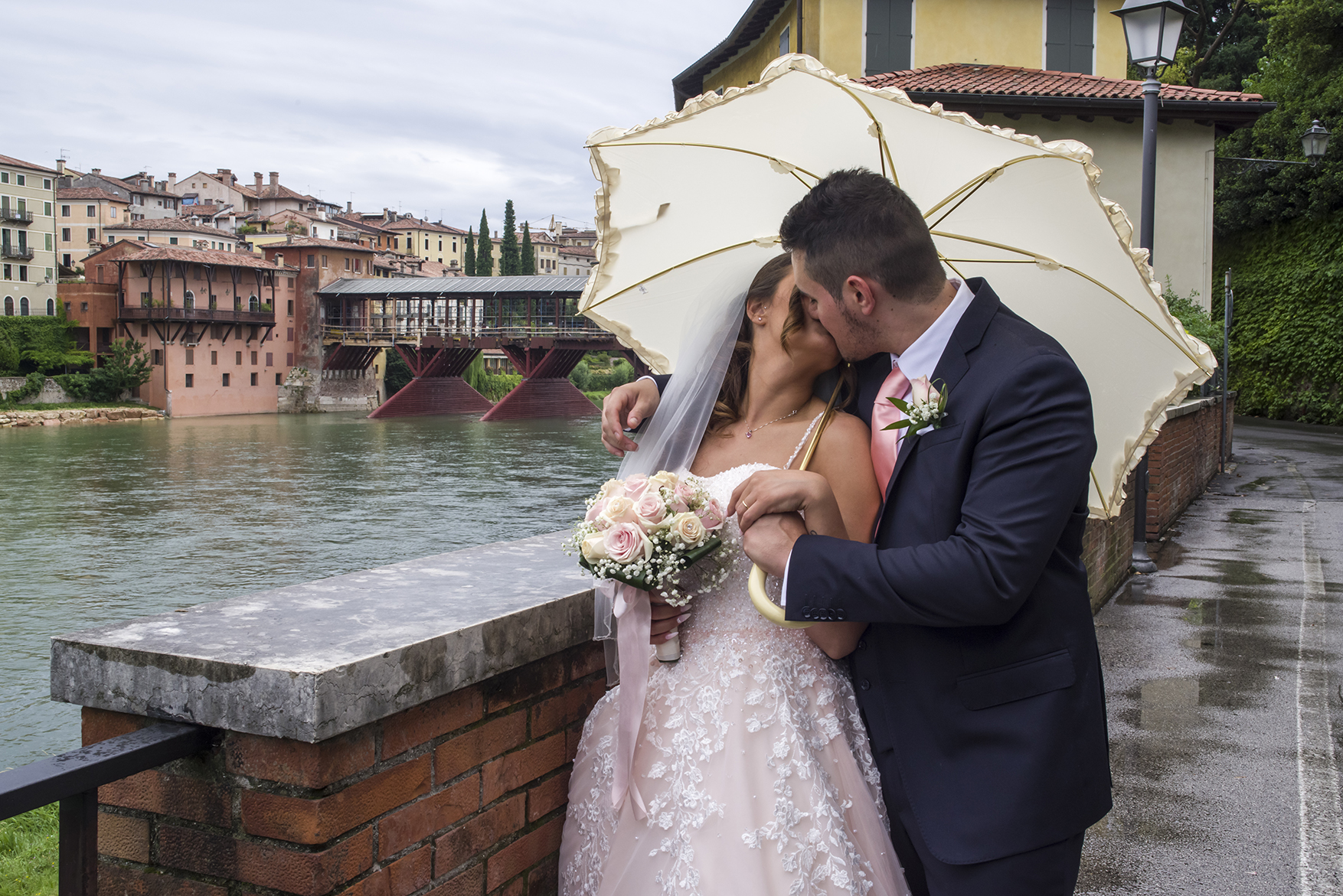 FOTOGRAFO MATRIMONIO, FOTOGRAFO DI MATRIMONI VICENZA, FOTOGRAFO MATRIMONIO VENETO, FOTOGRAFO MATRIMONIO BASSANO DEL GRAPPA, FOTOGRAFO MATRIMONIO PROVINCIA DI VICENZA, ALBUM SPOSI, SERVIZIO MATRIMONIALE, SPOSO, SPOSA, SPOSARSI, SPOSARSI A VICENZA.
FOTOGRAFO MATRIMONI PADOVA, FOTOGRAFO MATRIMONI TREVISO, FOTOGRAFO MATRIMONI VENEZIA, FOTOGRAFO COMUNE DI.
MATRIMONIO GIUSEPPE E ROSSELLA SAN GIUSEPPE DI CASSOLA IN PROVINCIA DI VICENZA.