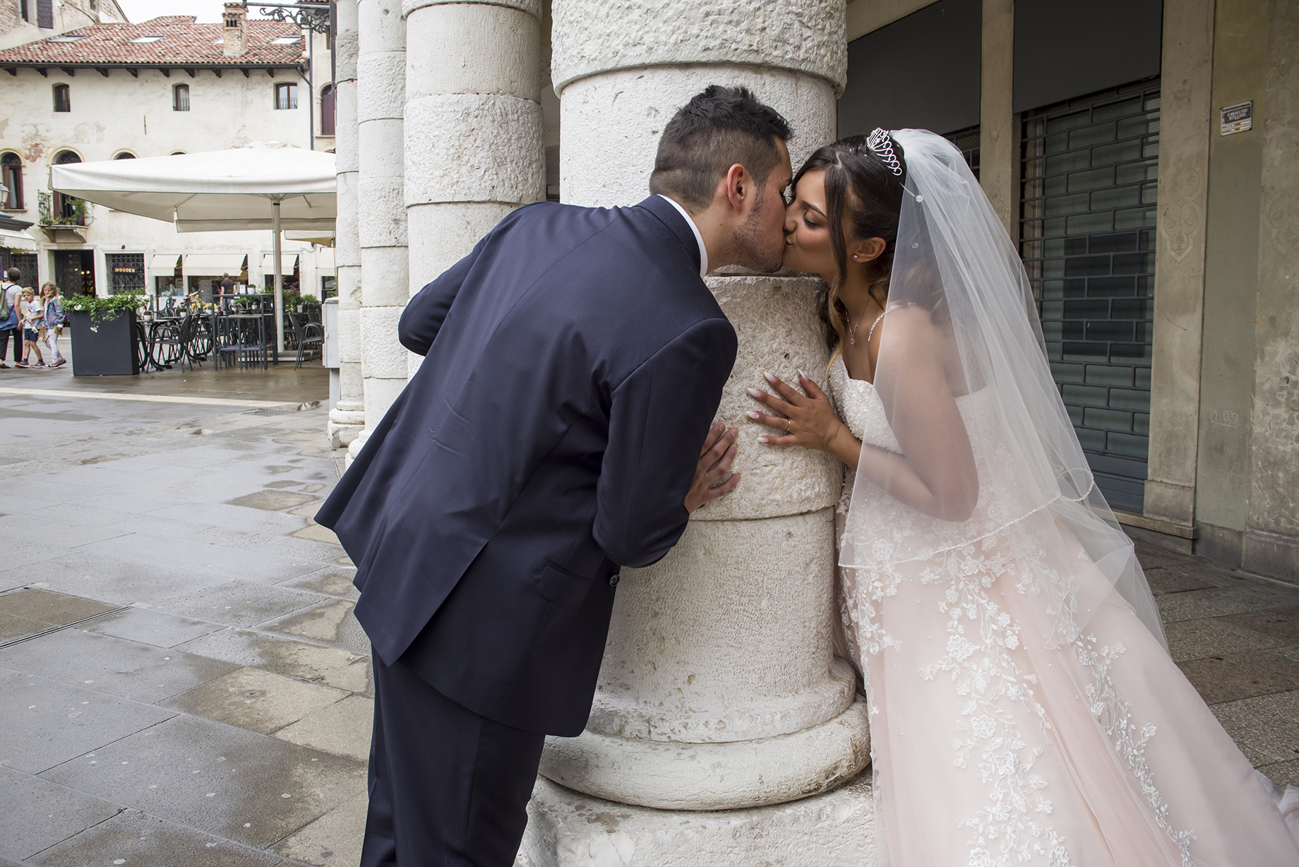 FOTOGRAFO MATRIMONIO, FOTOGRAFO DI MATRIMONI VICENZA, FOTOGRAFO MATRIMONIO VENETO, FOTOGRAFO MATRIMONIO BASSANO DEL GRAPPA, FOTOGRAFO MATRIMONIO PROVINCIA DI VICENZA, ALBUM SPOSI, SERVIZIO MATRIMONIALE, SPOSO, SPOSA, SPOSARSI, SPOSARSI A VICENZA.
FOTOGRAFO MATRIMONI PADOVA, FOTOGRAFO MATRIMONI TREVISO, FOTOGRAFO MATRIMONI VENEZIA, FOTOGRAFO COMUNE DI.
MATRIMONIO GIUSEPPE E ROSSELLA SAN GIUSEPPE DI CASSOLA IN PROVINCIA DI VICENZA.