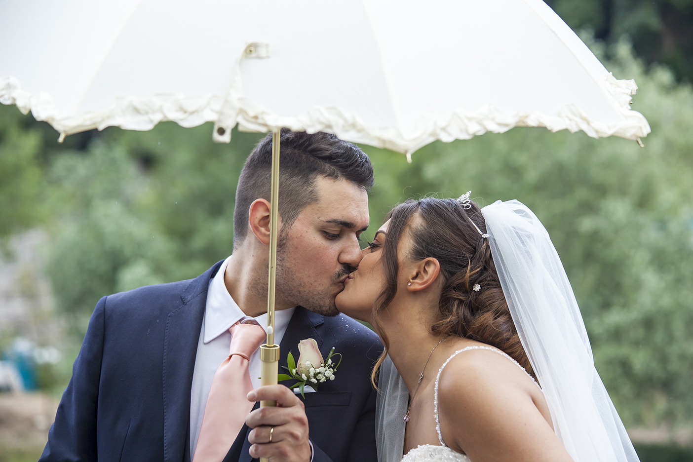 FOTOGRAFO MATRIMONIO, FOTOGRAFO DI MATRIMONI VICENZA, FOTOGRAFO MATRIMONIO VENETO, FOTOGRAFO MATRIMONIO BASSANO DEL GRAPPA, FOTOGRAFO MATRIMONIO PROVINCIA DI VICENZA, ALBUM SPOSI, SERVIZIO MATRIMONIALE, SPOSO, SPOSA, SPOSARSI, SPOSARSI A VICENZA.
FOTOGRAFO MATRIMONI PADOVA, FOTOGRAFO MATRIMONI TREVISO, FOTOGRAFO MATRIMONI VENEZIA, FOTOGRAFO COMUNE DI.
MATRIMONIO GIUSEPPE E ROSSELLA SAN GIUSEPPE DI CASSOLA IN PROVINCIA DI VICENZA.