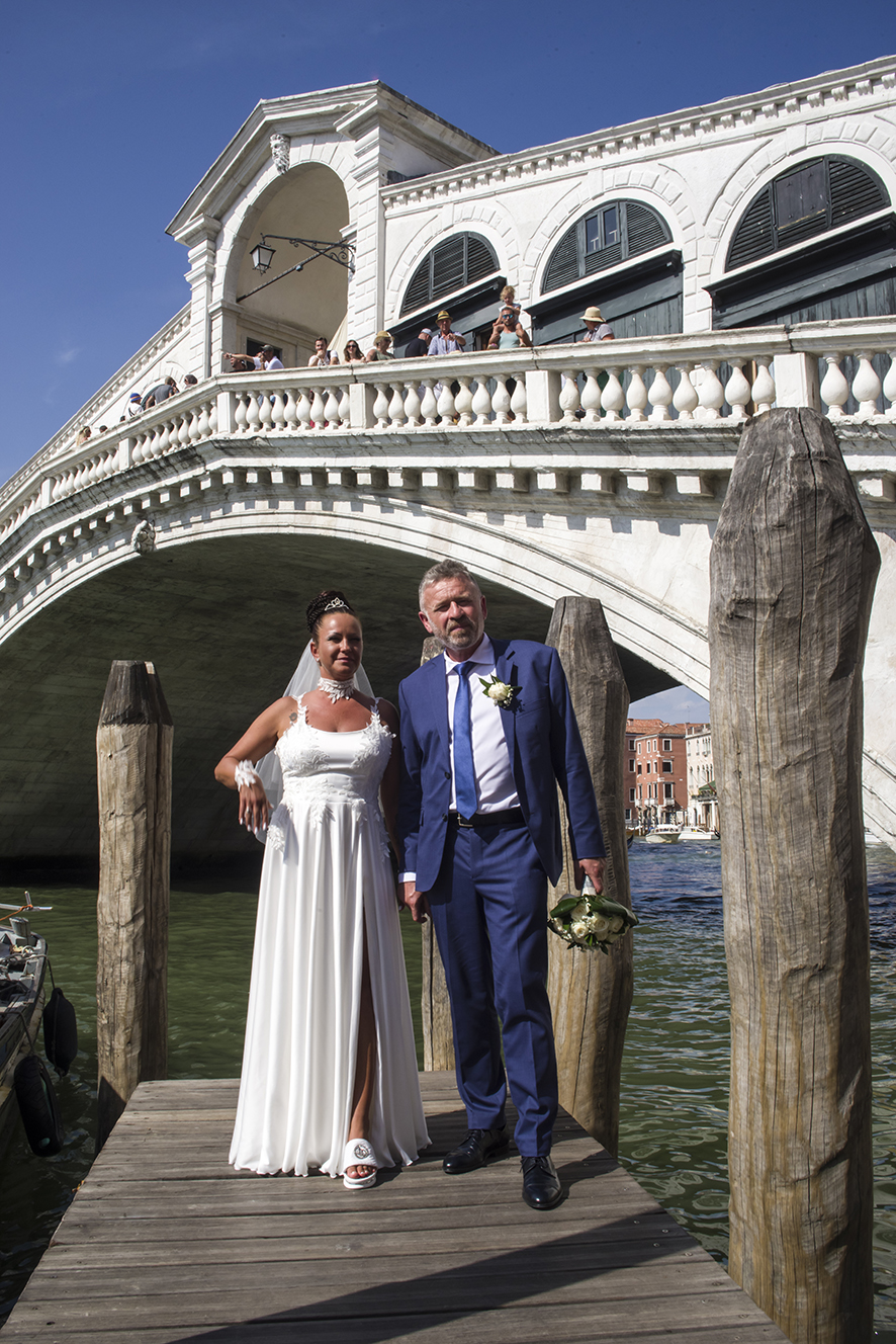 Fotografo sposi, servizio fotografico matrimonio Venezia, sposi a Venezia, studio fotografico Venezia, fotografo per matrimoni in veneto, sposarsi a Venezia,  fotografo sposi, fotografo campagnolo simone, album fotografico sposi venezia, il giorno delle nozze, fotografo nozze, servizio fotografico di nozze. 