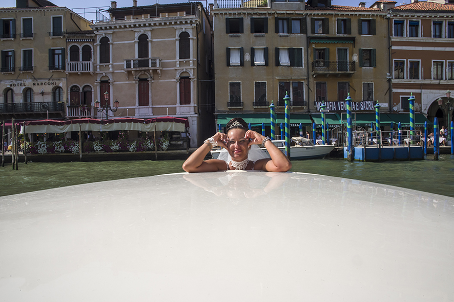 Fotografo sposi, servizio fotografico matrimonio Venezia, sposi a Venezia, studio fotografico Venezia, fotografo per matrimoni in veneto, sposarsi a Venezia,  fotografo sposi, fotografo campagnolo simone, album fotografico sposi venezia, il giorno delle nozze, fotografo nozze, servizio fotografico di nozze. 