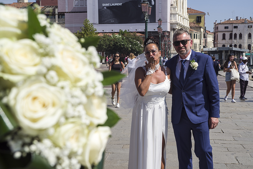 Fotografo sposi, servizio fotografico matrimonio Venezia, sposi a Venezia, studio fotografico Venezia, fotografo per matrimoni in veneto, sposarsi a Venezia, fotografo sposi, fotografo campagnolo simone, album fotografico sposi venezia, il giorno delle nozze, fotografo nozze, servizio fotografico di nozze.