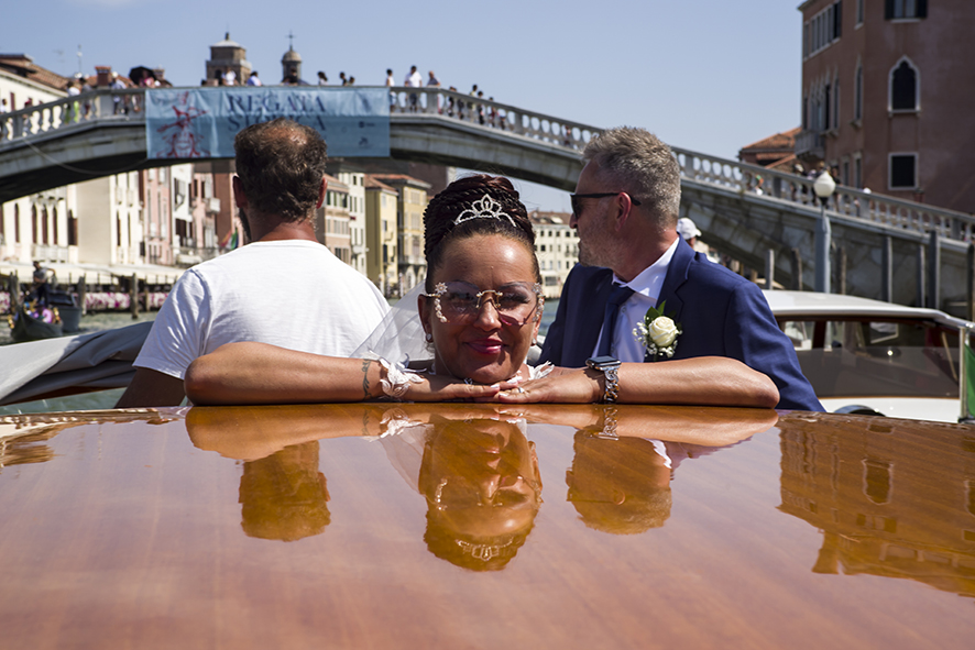 Fotografo sposi, servizio fotografico matrimonio Venezia, sposi a Venezia, studio fotografico Venezia, fotografo per matrimoni in veneto, sposarsi a Venezia, fotografo sposi, fotografo campagnolo simone, album fotografico sposi venezia, il giorno delle nozze, fotografo nozze, servizio fotografico di nozze.