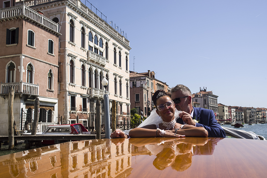 Fotografo sposi, servizio fotografico matrimonio Venezia, sposi a Venezia, studio fotografico Venezia, fotografo per matrimoni in veneto, sposarsi a Venezia,  fotografo sposi, fotografo campagnolo simone, album fotografico sposi venezia, il giorno delle nozze, fotografo nozze, servizio fotografico di nozze. 