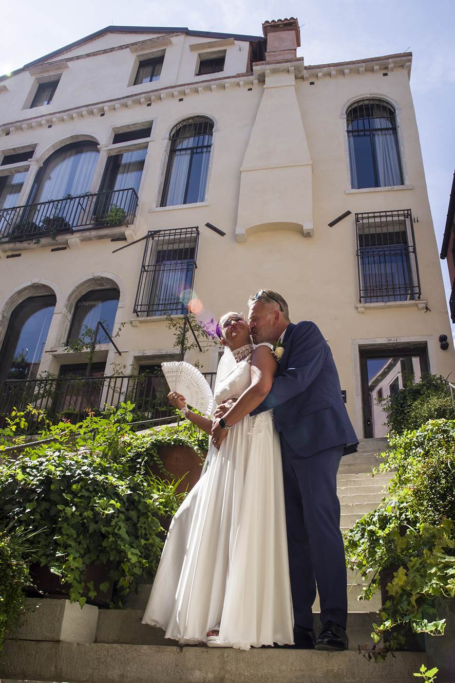 Fotografo sposi, servizio fotografico matrimonio Venezia, sposi a Venezia, studio fotografico Venezia, fotografo per matrimoni in veneto, sposarsi a Venezia,  fotografo sposi, fotografo campagnolo simone, album fotografico sposi venezia, il giorno delle nozze, fotografo nozze, servizio fotografico di nozze. 