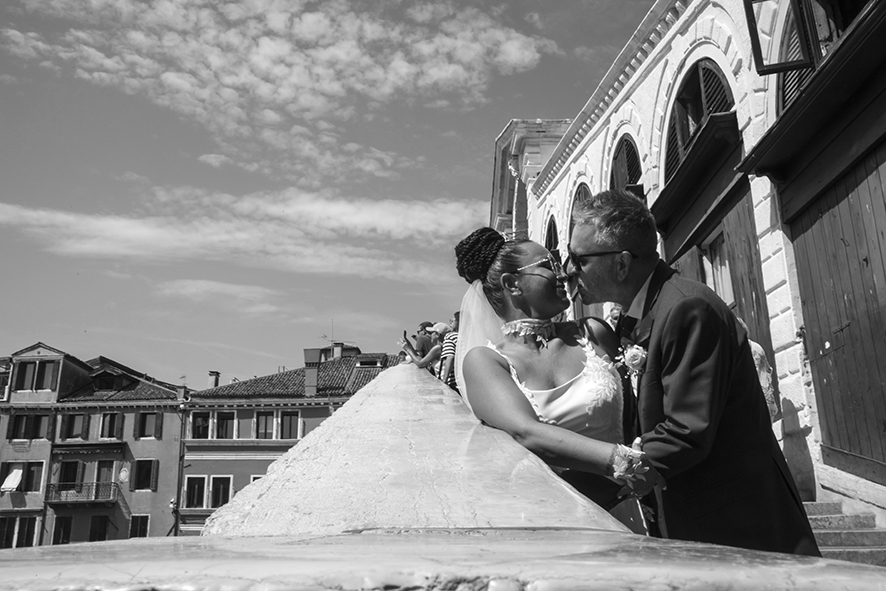 Fotografo sposi, servizio fotografico matrimonio Venezia, sposi a Venezia, studio fotografico Venezia, fotografo per matrimoni in veneto, sposarsi a Venezia,  fotografo sposi, fotografo campagnolo simone, album fotografico sposi venezia, il giorno delle nozze, fotografo nozze, servizio fotografico di nozze. 