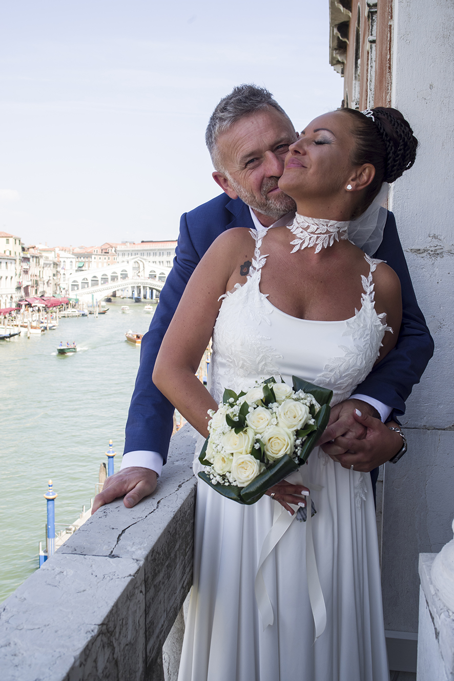 Fotografo sposi, servizio fotografico matrimonio Venezia, sposi a Venezia, studio fotografico Venezia, fotografo per matrimoni in veneto, sposarsi a Venezia,  fotografo sposi, fotografo campagnolo simone, album fotografico sposi venezia, il giorno delle nozze, fotografo nozze, servizio fotografico di nozze. 