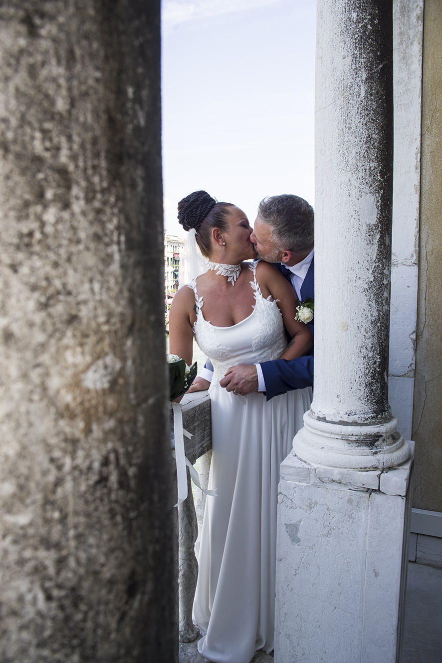 Fotografo sposi, servizio fotografico matrimonio Venezia, sposi a Venezia, studio fotografico Venezia, fotografo per matrimoni in veneto, sposarsi a Venezia,  fotografo sposi, fotografo campagnolo simone, album fotografico sposi venezia, il giorno delle nozze, fotografo nozze, servizio fotografico di nozze. 