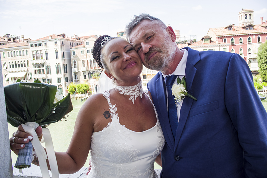 Fotografo sposi, servizio fotografico matrimonio Venezia, sposi a Venezia, studio fotografico Venezia, fotografo per matrimoni in veneto, sposarsi a Venezia,  fotografo sposi, fotografo campagnolo simone, album fotografico sposi venezia, il giorno delle nozze, fotografo nozze, servizio fotografico di nozze. 